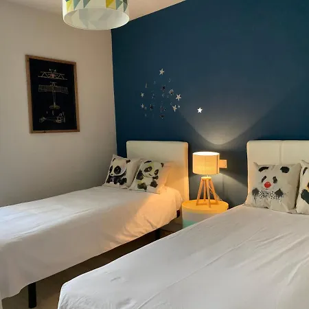 Apartment Luxury House 110 M2 On The Beach, Pool, Parking