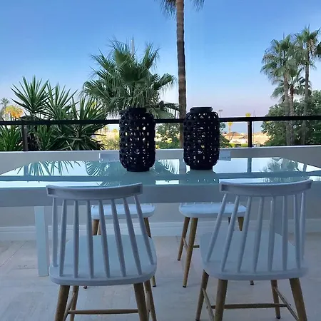 Apartment Luxury House 110 M2 On The Beach, Pool, Parking