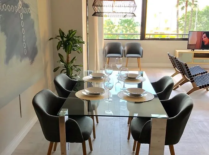 Luxury House 110 M2 On The Beach, Pool, Parking Lejlighed