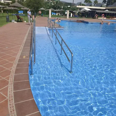 Luxury House 110 M2 On The Beach, Pool, Parking * توريمولينوس