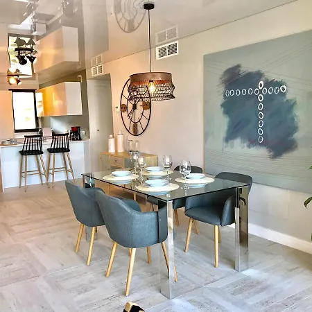 شقة Luxury House 110 M2 On The Beach, Pool, Parking توريمولينوس