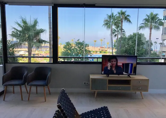 Luxury House 110 M2 On The Beach, Pool, Parking Torremolinos