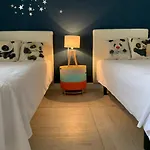 Apartmán Luxury House 110 M2 On The Beach, Pool, Parking